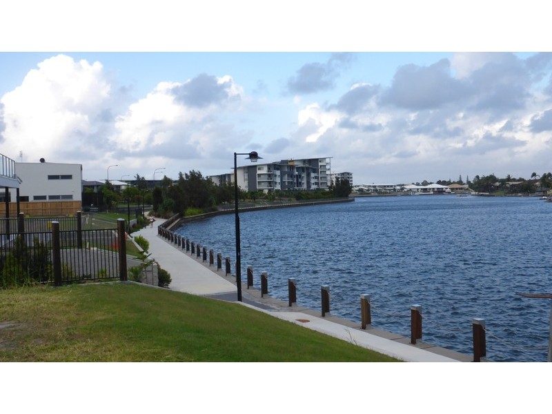 13 Waterway Drive, Birtinya QLD 4575