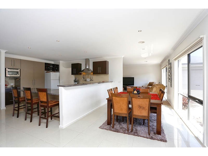 38 Apple Berry Avenue, Langwarrin VIC 3910