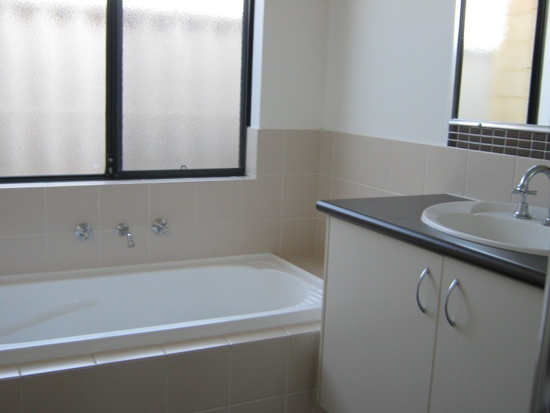 20c Almurta Way, Nollamara WA 6061