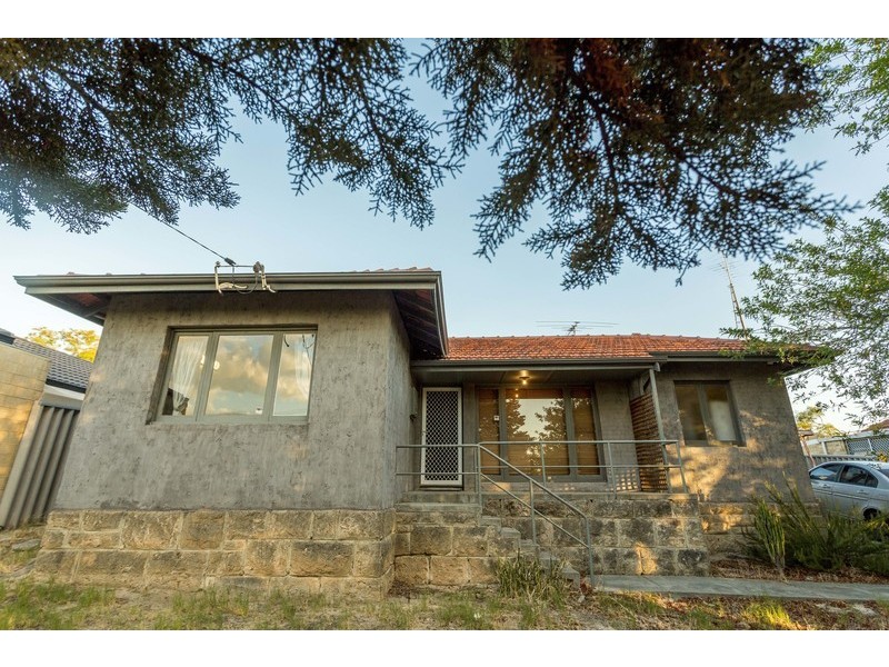 136 Broun Avenue, Embleton WA 6062