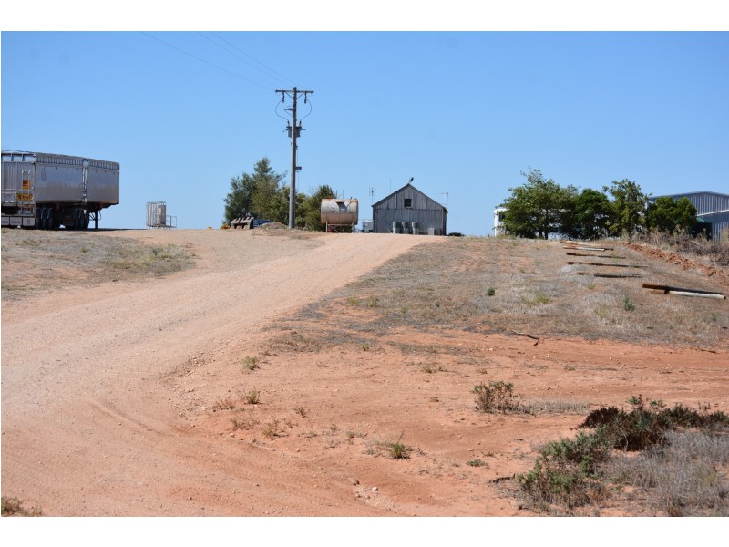 29 Hodges Road, Piangil VIC 3597