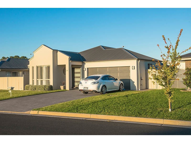 25 Moonstone Dr, Orange NSW 2800
