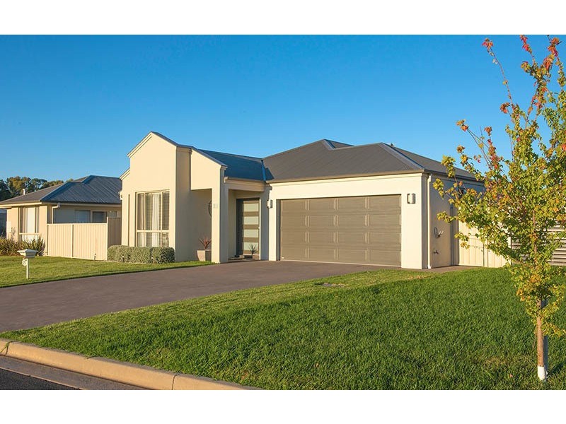 25 Moonstone Dr, Orange NSW 2800