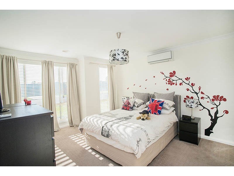 25 Moonstone Dr, Orange NSW 2800