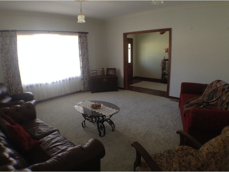 67 Redbank Road, Seymour VIC 3660