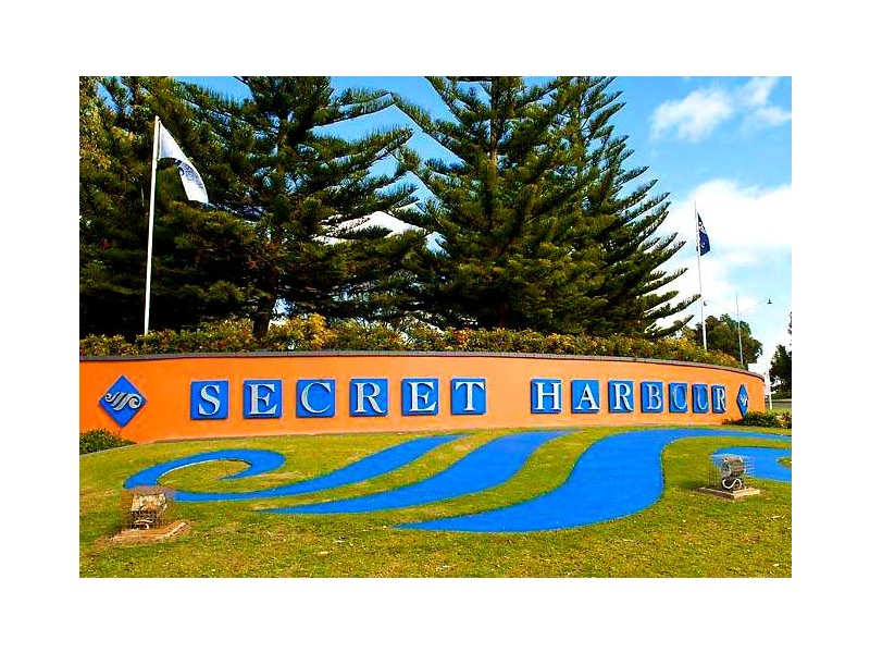 72 Oasis Drive, Secret Harbour WA 6173