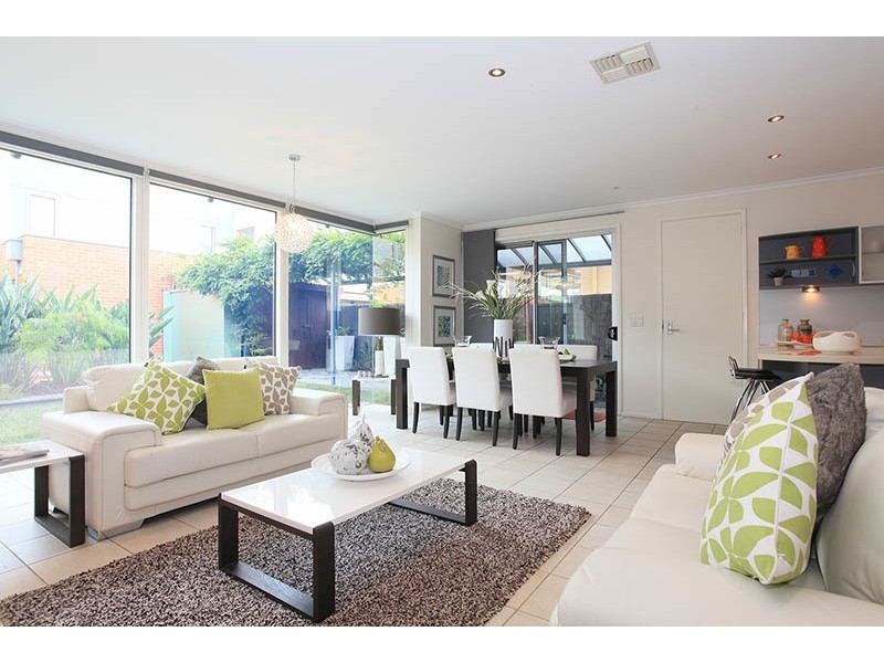 42 Newton Street, Kensington VIC 3031