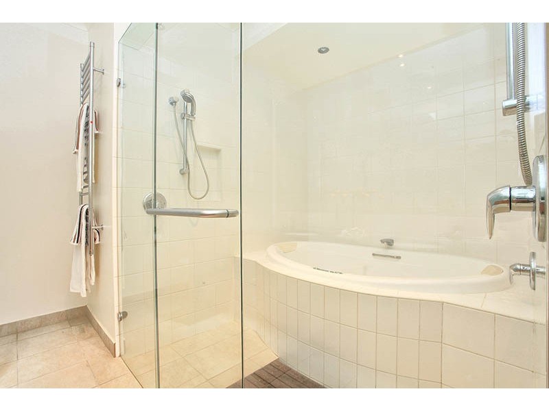 42 Newton Street, Kensington VIC 3031