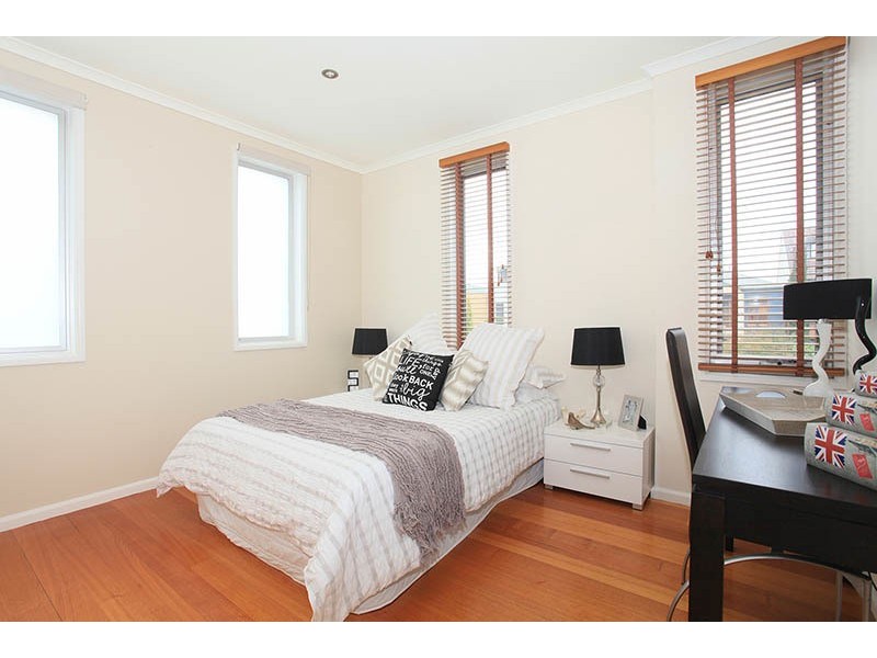 42 Newton Street, Kensington VIC 3031