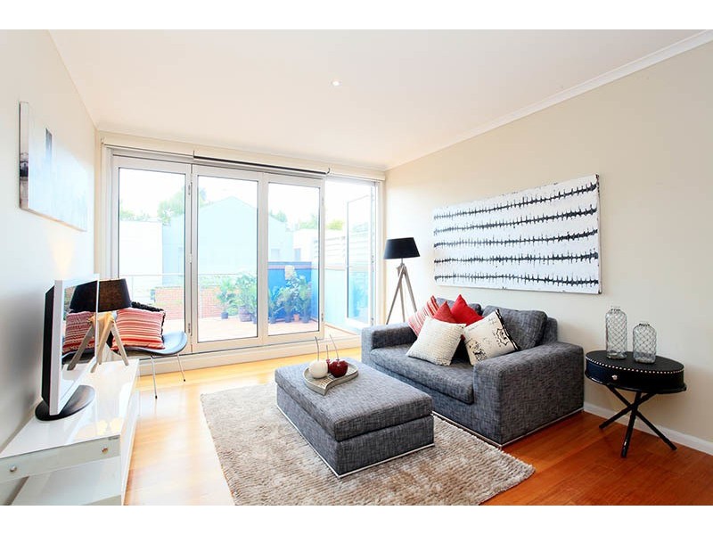 42 Newton Street, Kensington VIC 3031