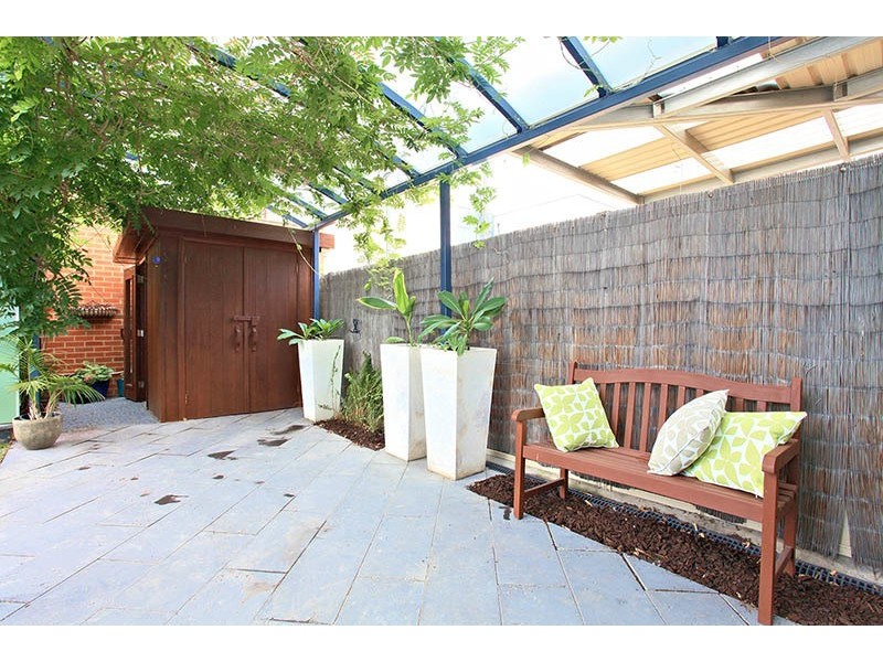 42 Newton Street, Kensington VIC 3031