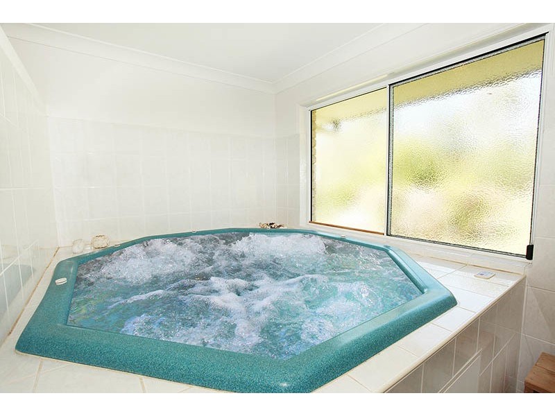 11 Flooded Gum Place, Black Mountain QLD 4563