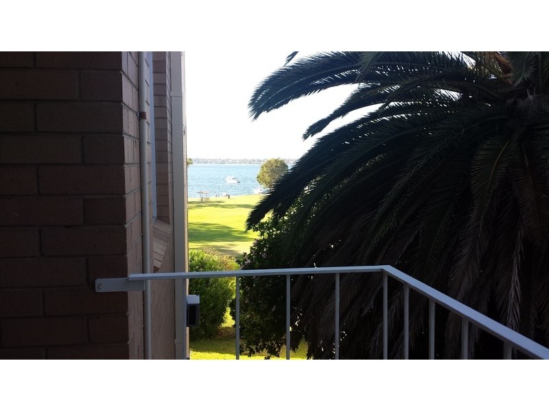 8/18 The Avenue, Crawley WA 6009