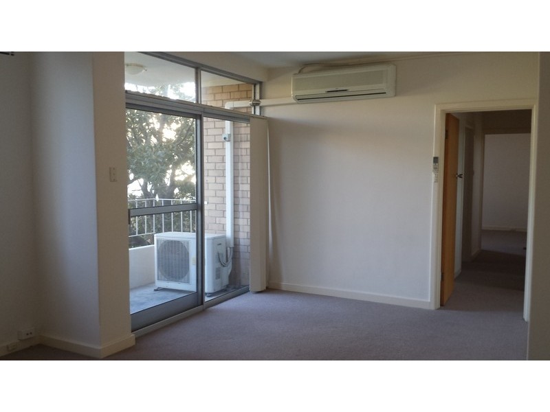 8/18 The Avenue, Crawley WA 6009