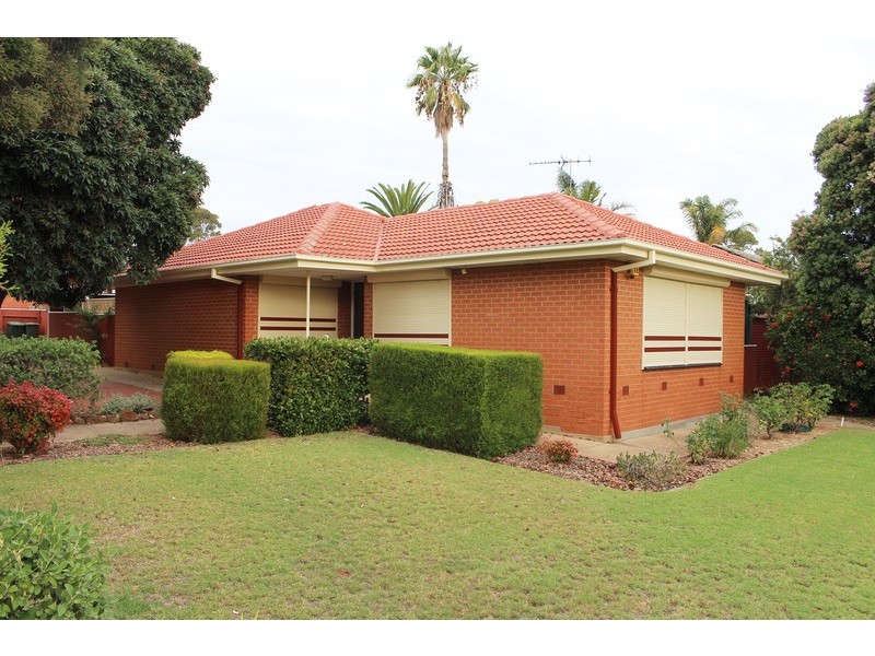 2 Agnes Street, Christie Downs SA 5164
