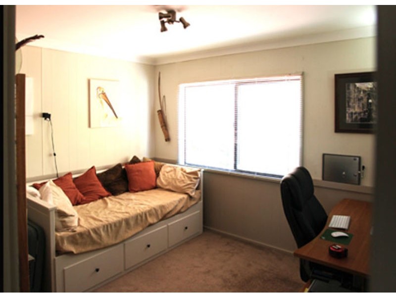 8 Carcoar Street, Spring Hill NSW 2800