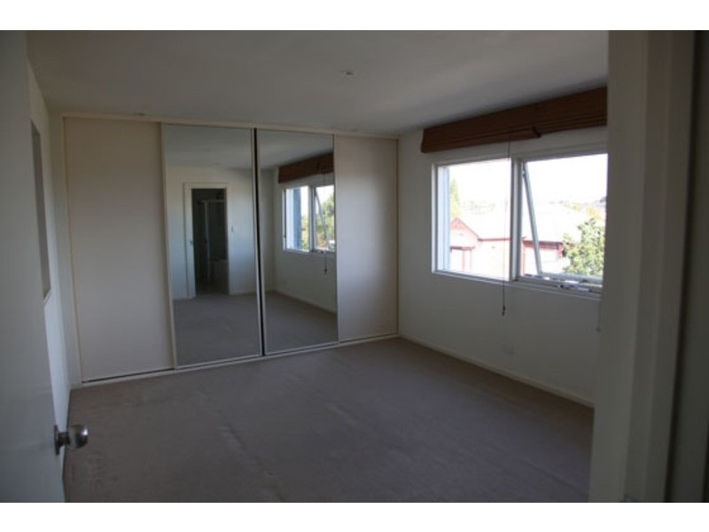 5 Harbour Lane, Mawson Lakes SA 5095