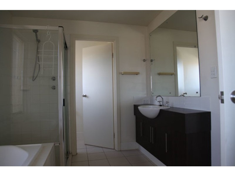 5 Harbour Lane, Mawson Lakes SA 5095