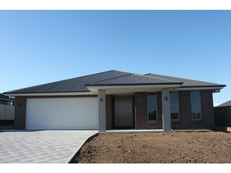 12 Mendel Drive, Kelso NSW 2795