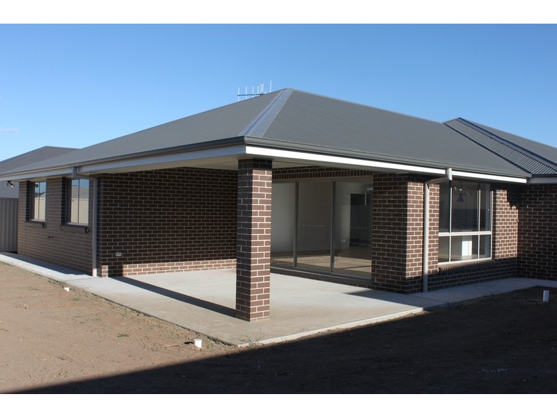 12 Mendel Drive, Kelso NSW 2795