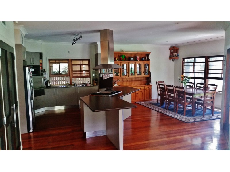 4 Monte  Carlo St, Wishart QLD 4122