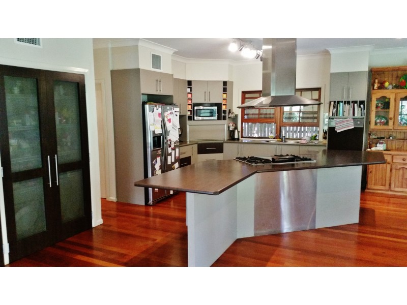 4 Monte  Carlo St, Wishart QLD 4122