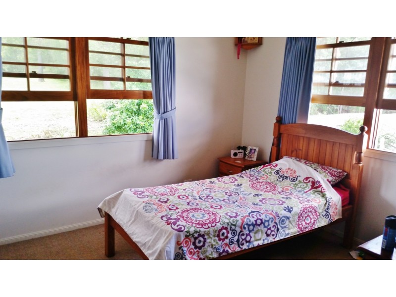 4 Monte  Carlo St, Wishart QLD 4122