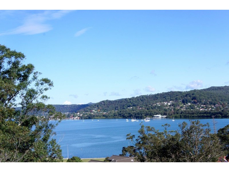 8/92 John Whiteway Drive, Gosford NSW 2250