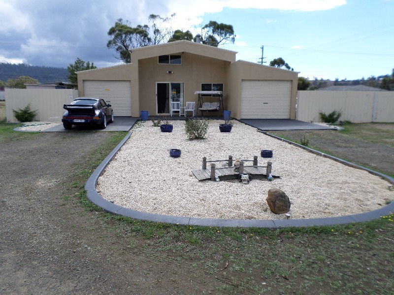 55 Charles Street, Triabunna TAS 7190