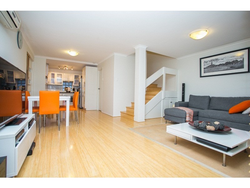 3/7 Mount Henry Road, Como WA 6152