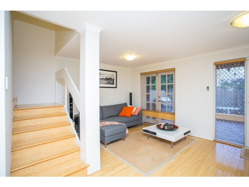 3/7 Mount Henry Road, Como WA 6152