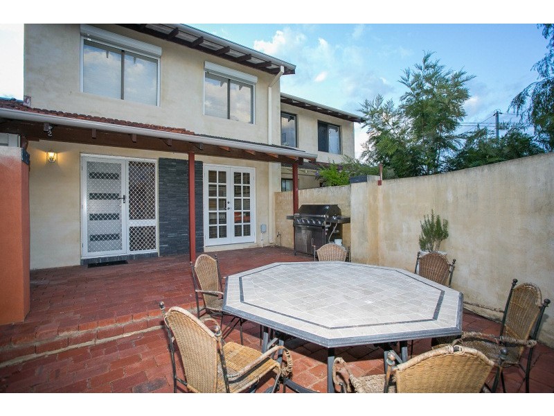 3/7 Mount Henry Road, Como WA 6152