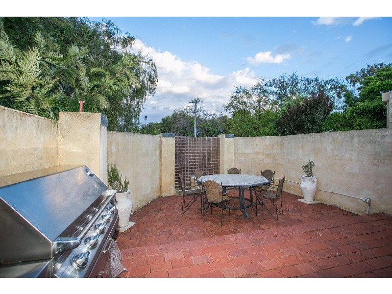 3/7 Mount Henry Road, Como WA 6152