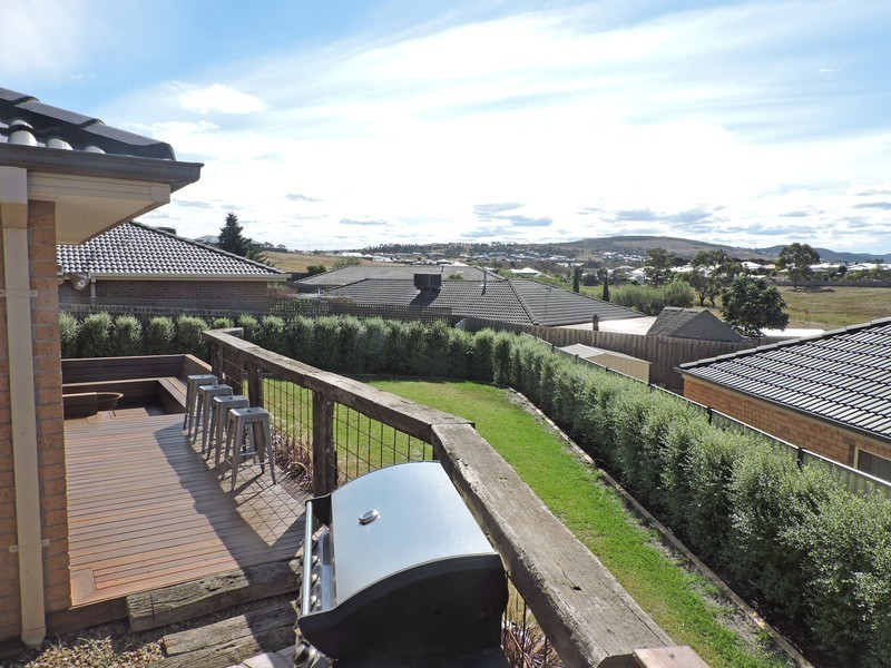 8 Higgins Court, Bacchus Marsh VIC 3340