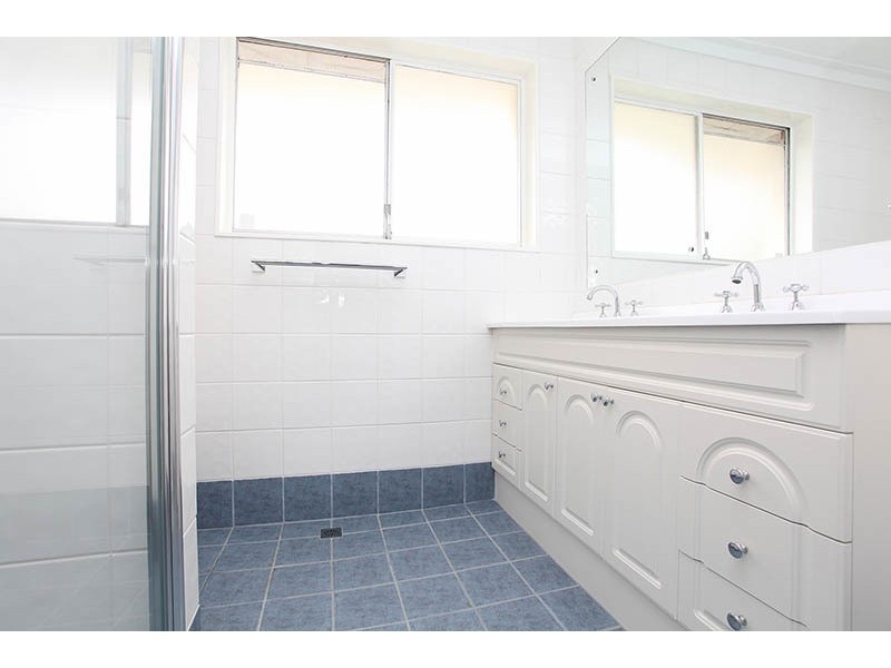 8 Inglis Court, Medina WA 6167