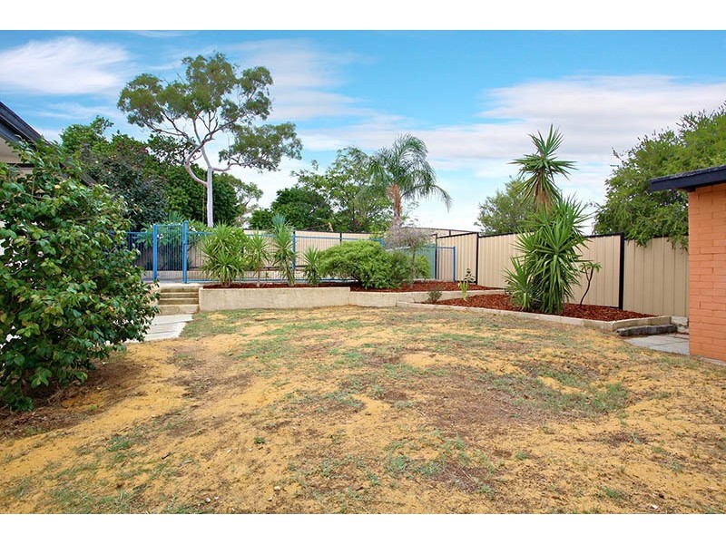 8 Inglis Court, Medina WA 6167