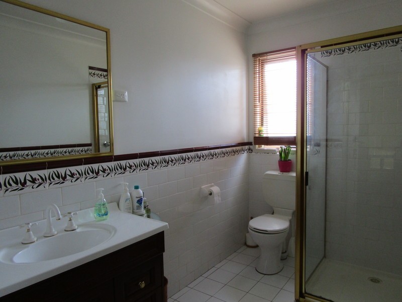 6 Manooka Crescent, Bradbury NSW 2560