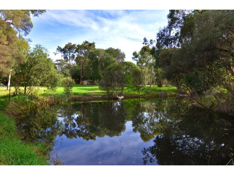 23 Leschenault Parade, Leschenault WA 6233