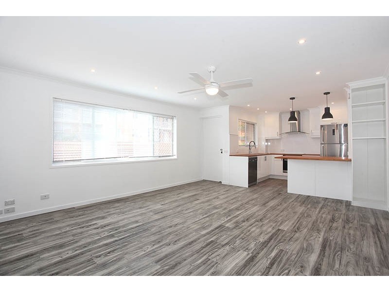 8/16 Mawarra Street, Palm Beach QLD 4221