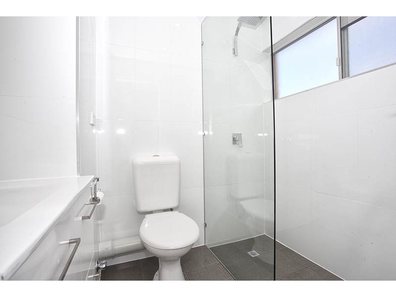 8/16 Mawarra Street, Palm Beach QLD 4221