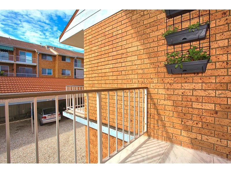 8/16 Mawarra Street, Palm Beach QLD 4221