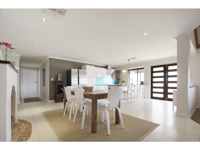 26 Kallaroo Place, Kallaroo WA 6025