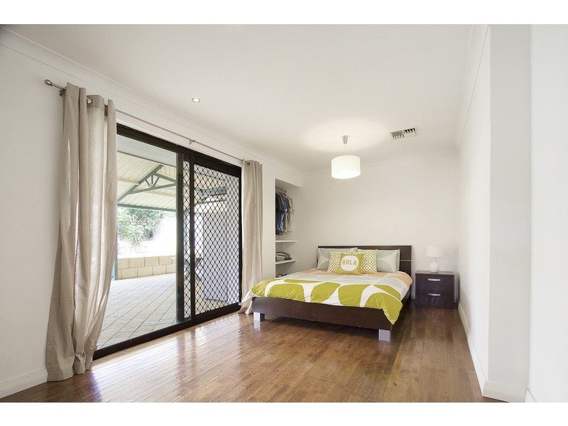 26 Kallaroo Place, Kallaroo WA 6025