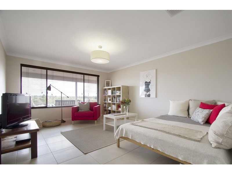 26 Kallaroo Place, Kallaroo WA 6025