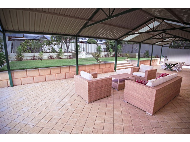 26 Kallaroo Place, Kallaroo WA 6025