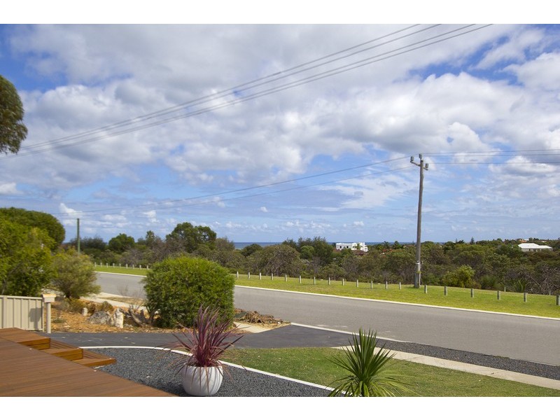 26 Kallaroo Place, Kallaroo WA 6025