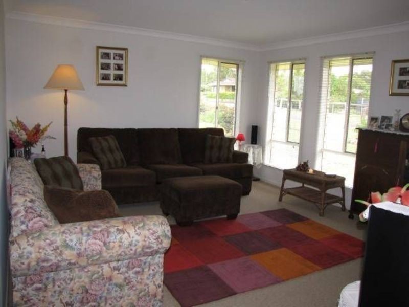 2 Kurrajong Court, Meringandan West QLD 4352