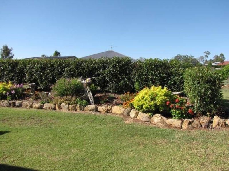 2 Kurrajong Court, Meringandan West QLD 4352