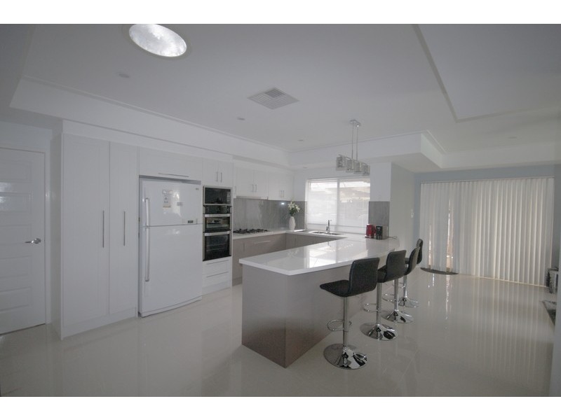 169  Twickenham drive, Kingsley WA 6026