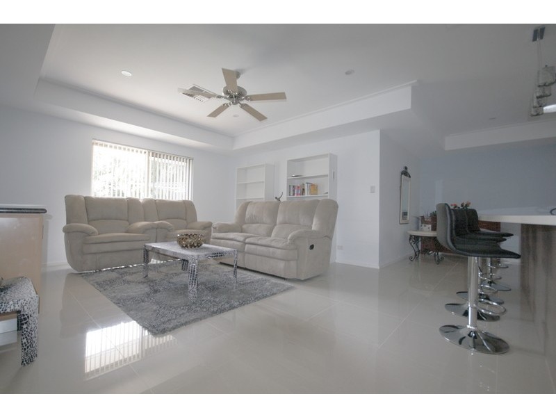 169  Twickenham drive, Kingsley WA 6026